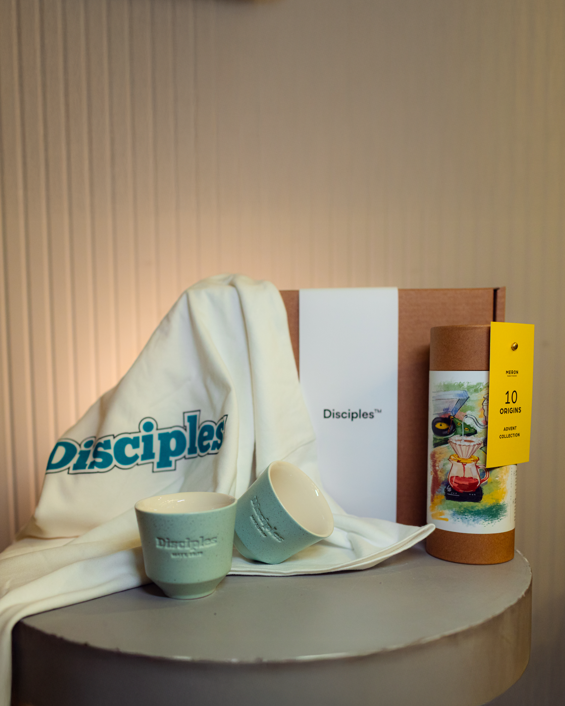 disciples coffee gift set - 2 cups + meron advent collection (200g) + logo boxy t-shirt