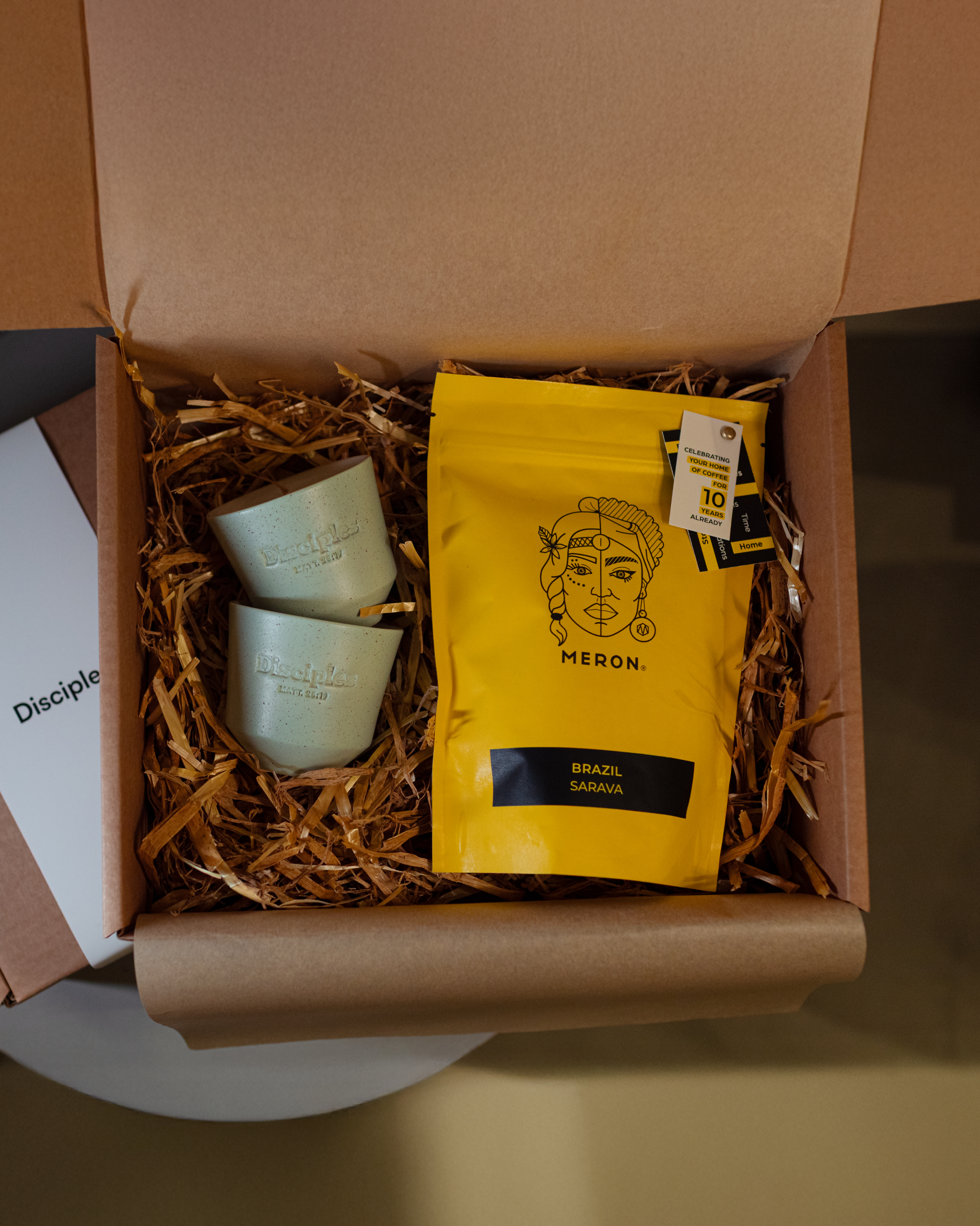 disciples coffee gift set - 2 cups + brazil sarava (250g)