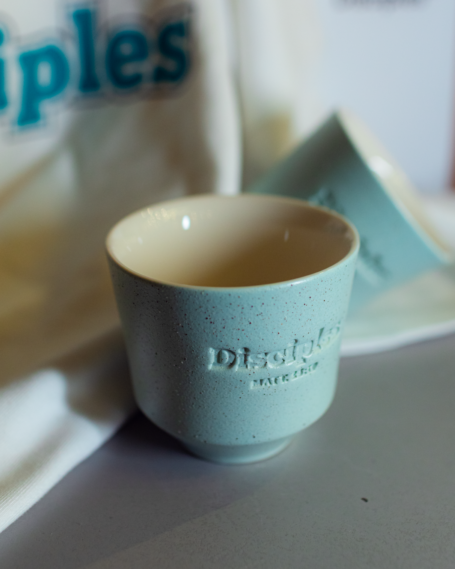 disciples coffee gift set - 2 cups + meron advent collection (200g) + logo boxy t-shirt